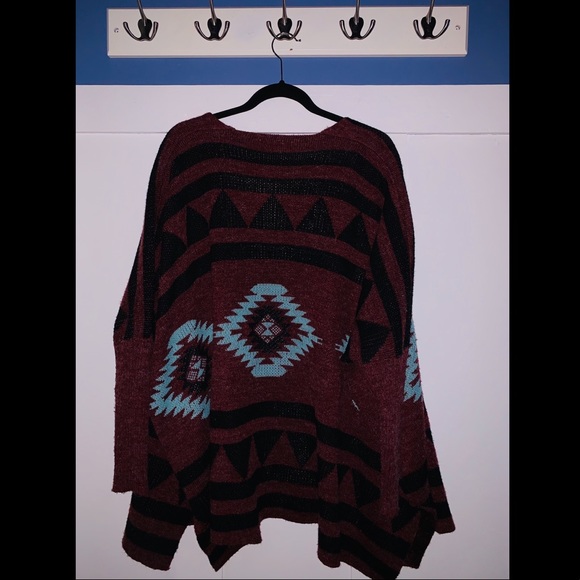 Tribal print sweater - Picture 3 of 3